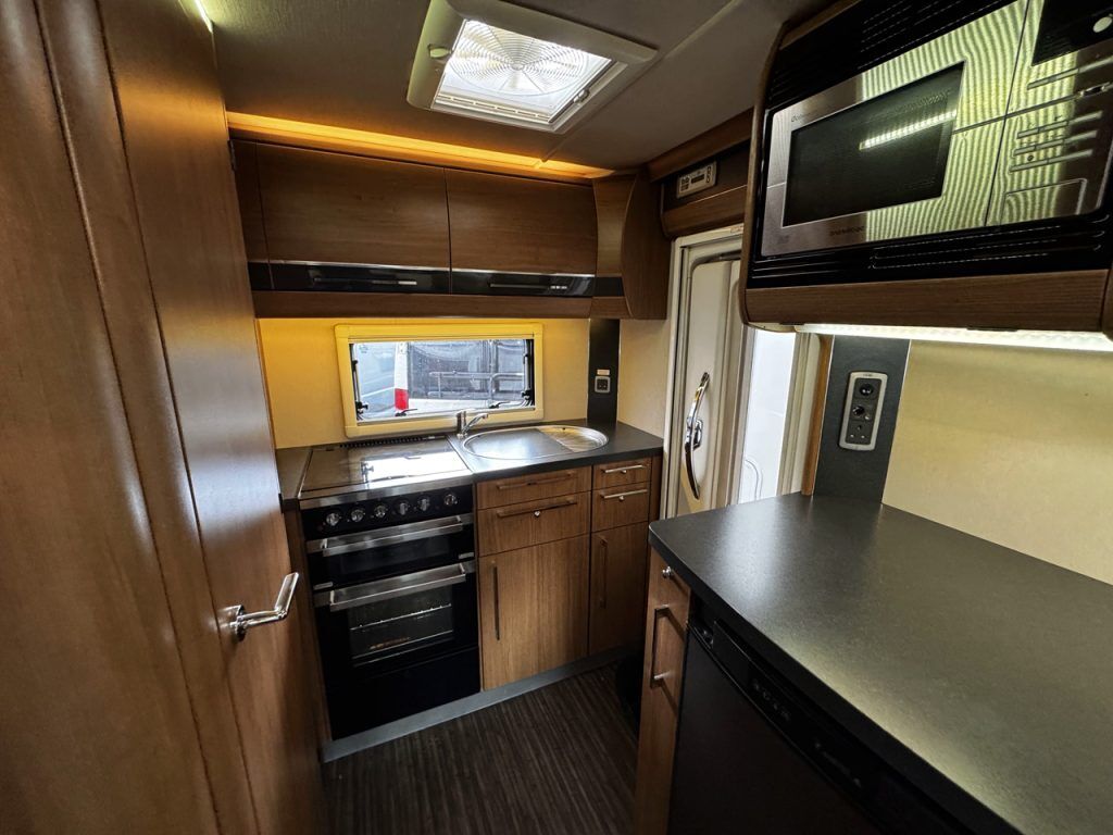 Auto-Trail Tracker EKS