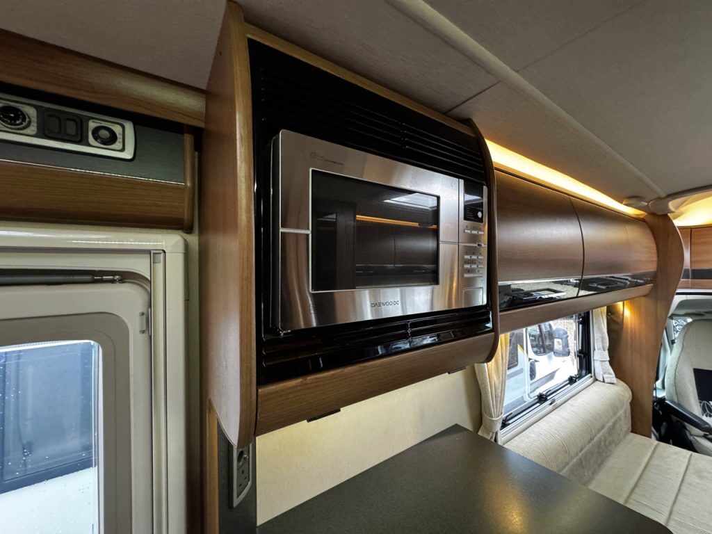 Auto-Trail Tracker EKS