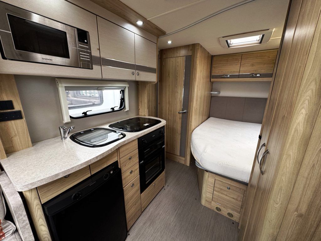 Elddis Supreme 155