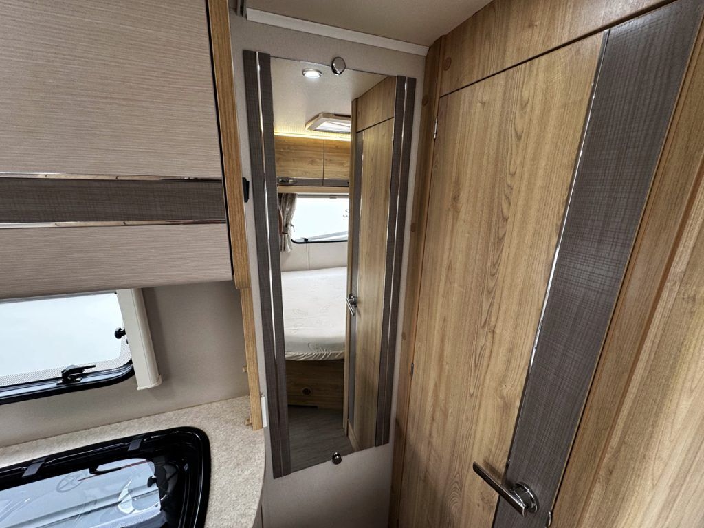 Elddis Supreme 155