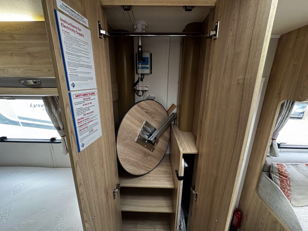 Elddis Supreme 155