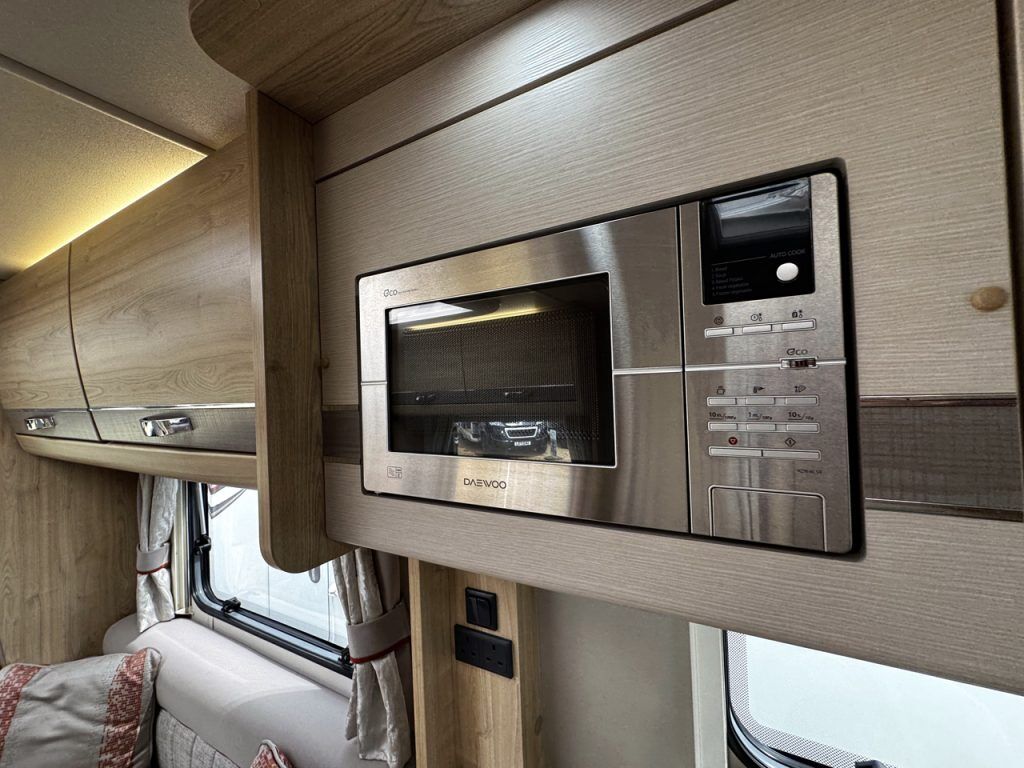 Elddis Supreme 155