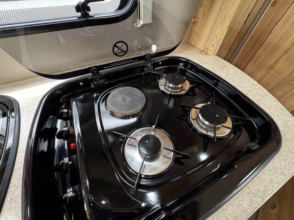 Elddis Supreme 155