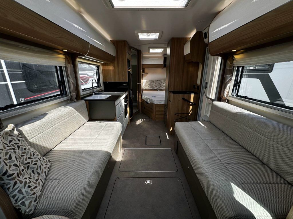 Bailey Autograph 75-2